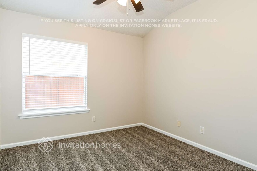 Building Photo - 14523 Falling Waters Dr