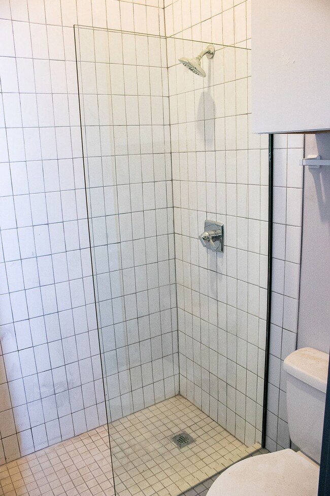 Building Photo - 207 W McMicken Ave