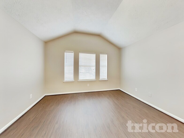 Building Photo - 12230 Scarlet River Dr