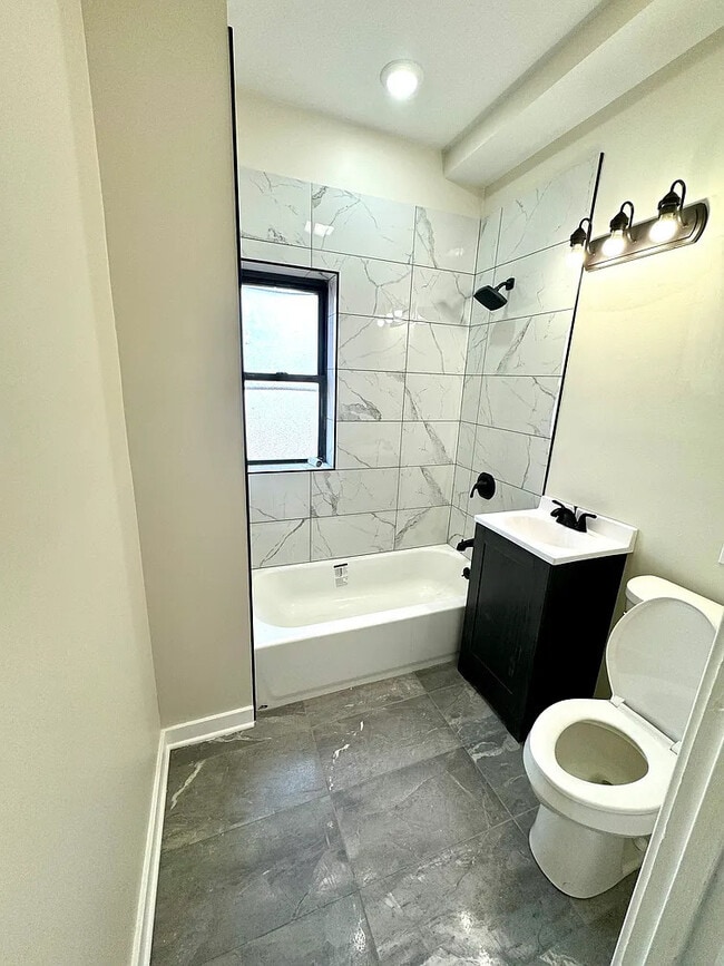 Building Photo - 5623 S Prairie Ave