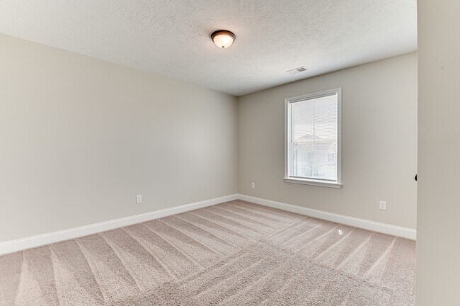 Building Photo - 2041 Limerick Ct