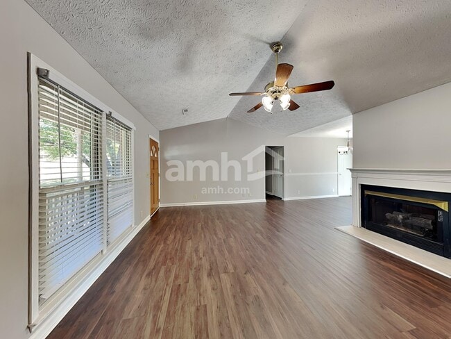 Building Photo - 7303 Clearview Dr