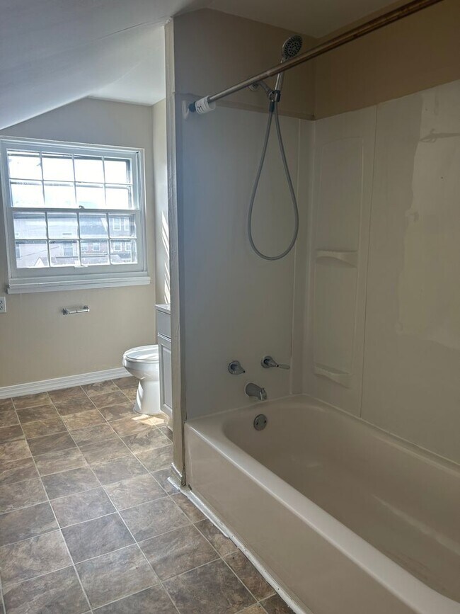 Building Photo - Section 8 considered.  3-bedroom row home in Midtown Harrisburg