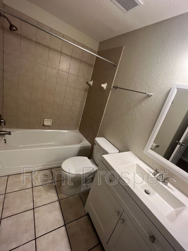 Building Photo - 850 Enterprise Cove Ave