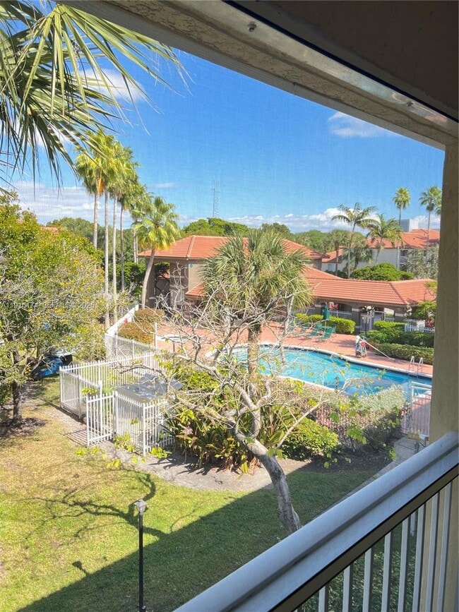 Building Photo - 460 S Park Rd