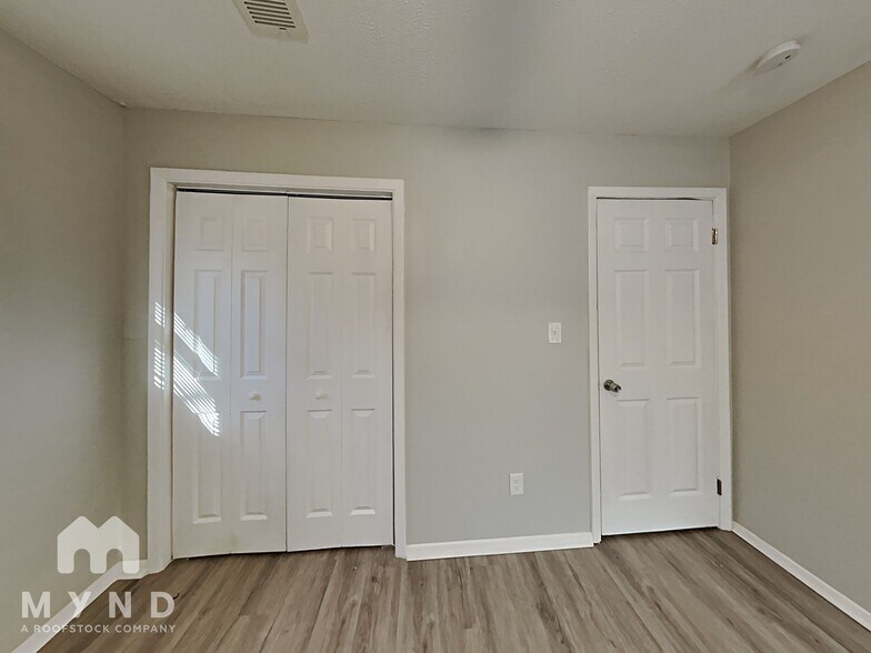 Building Photo - 5575 Oglesby Rd