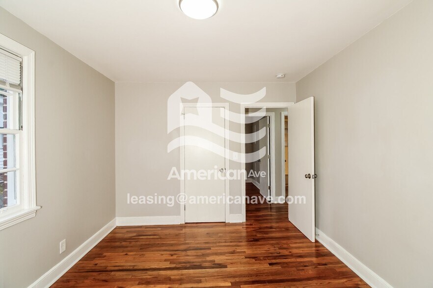 Building Photo - 5120 Floran St