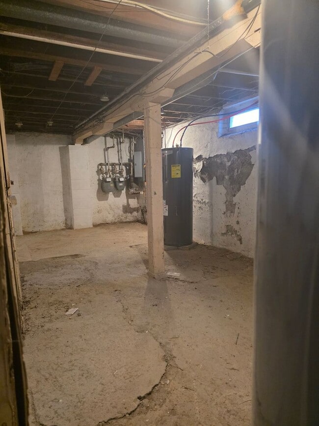 Building Photo - 397 Upper Oakwood Ave