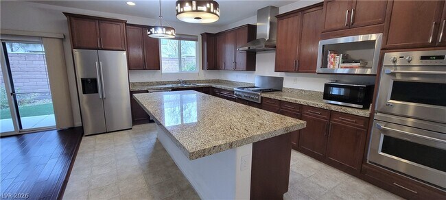 Building Photo - 10465 Saddle Mountain St