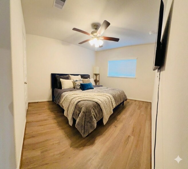 Building Photo - 3314 Dry Creek Dr