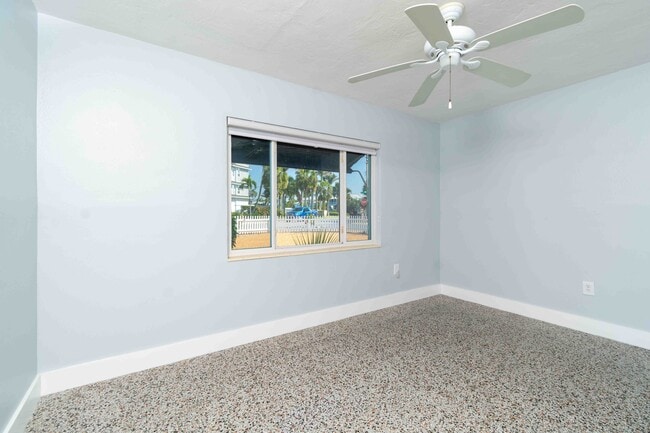 Building Photo - 446 46th Ave