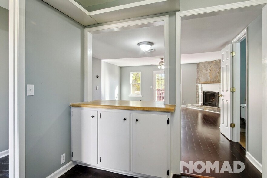 Building Photo - 446 Rural Hill Rd