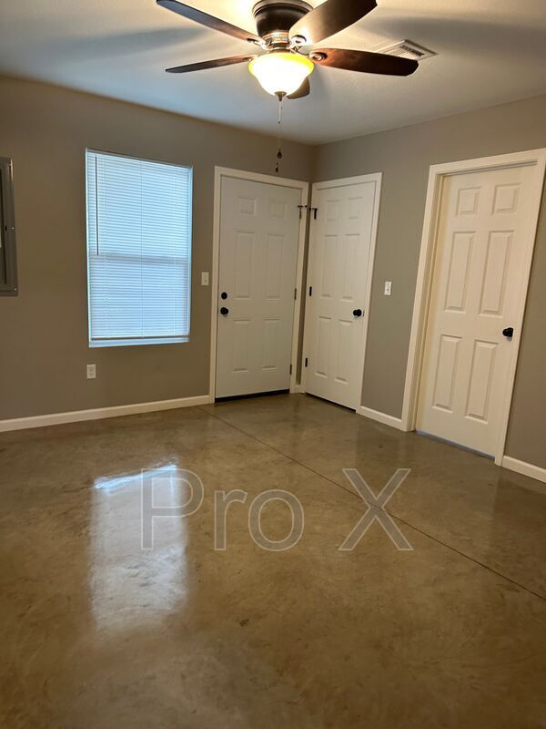 Building Photo - 206 N Wall Ave