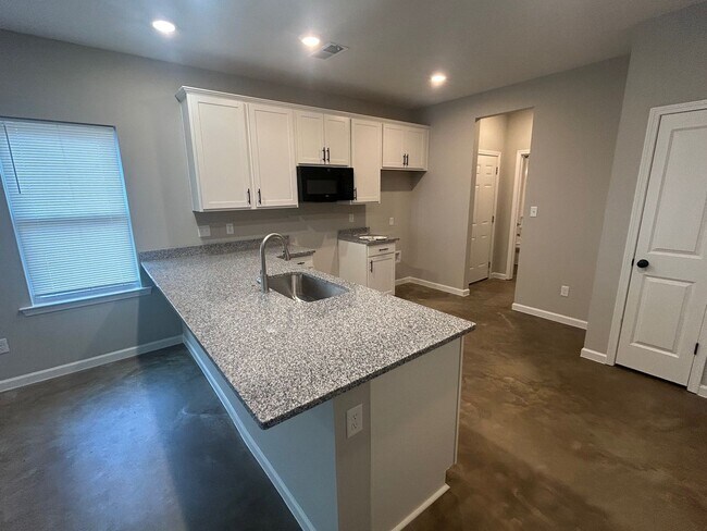 Building Photo - 3310 Tutwiler Ave