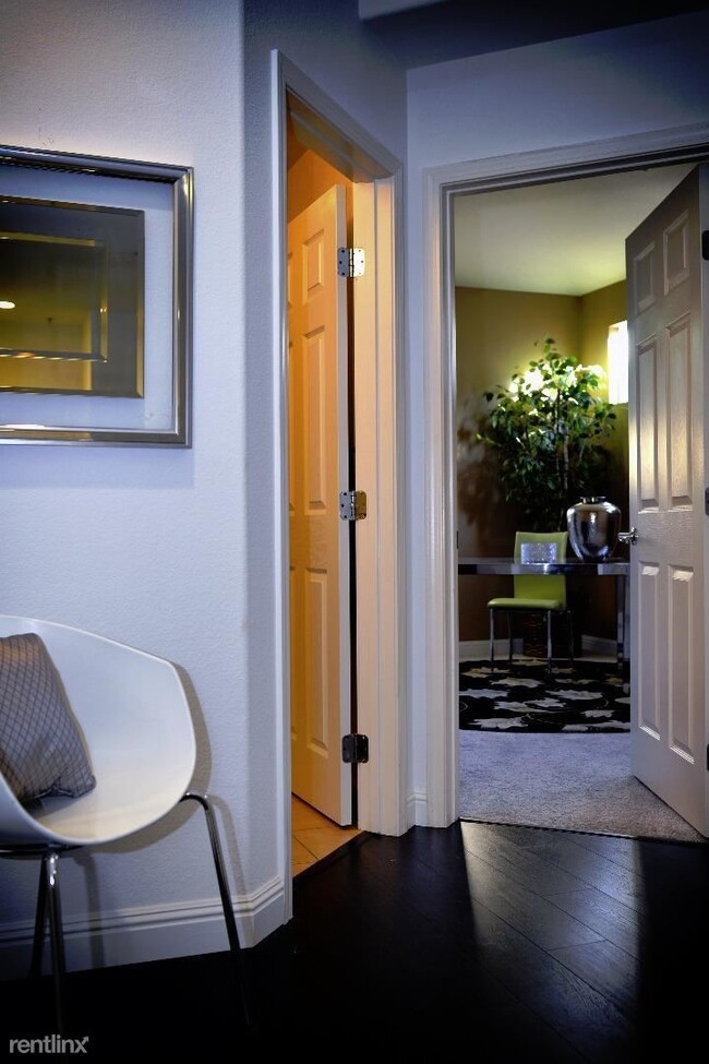 Building Photo - 3 br, 2.5 bath Condo - 2606 Villa Cortona Way