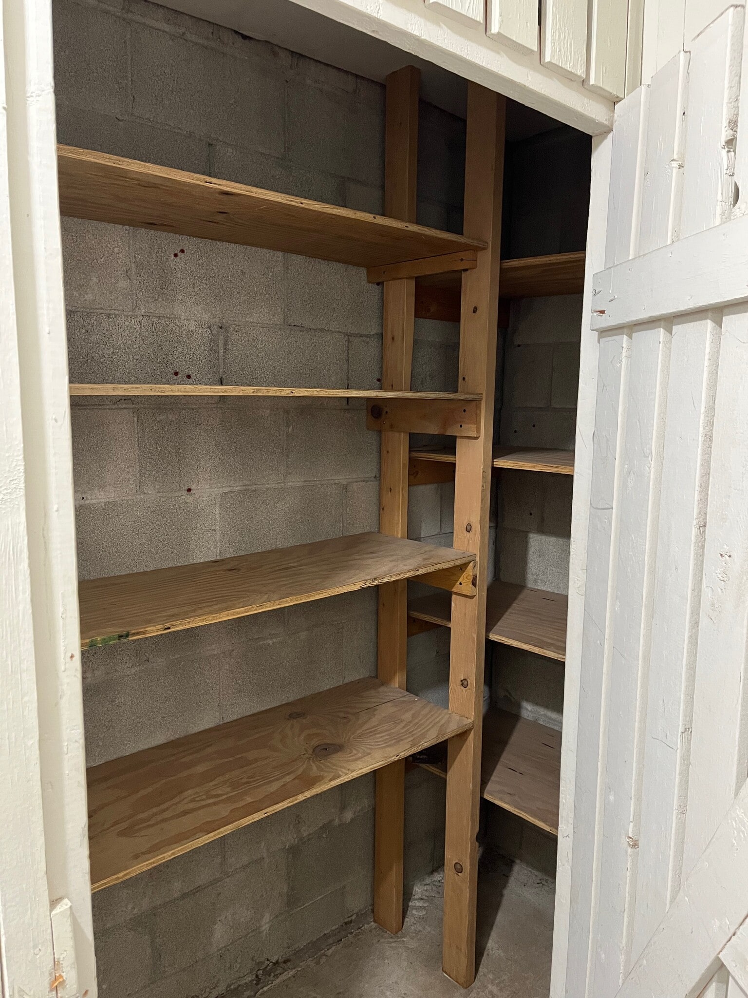Building Photo - 1330 N La Salle Dr
