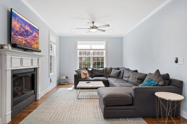 Building Photo - One-of-a-Kind 4 Bedroom, 3 Bathroom Home i...