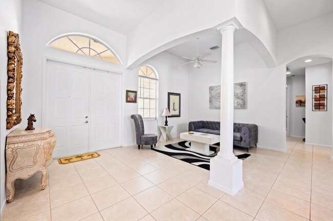 Building Photo - 11727 Paradise Cove Ln