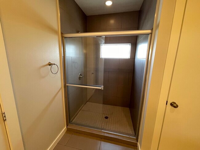 Building Photo - 409 Shiloh Dr