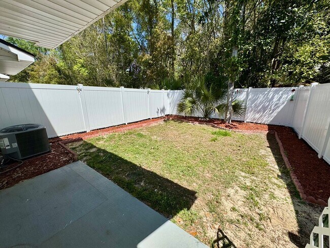 Building Photo - 272 The Prado