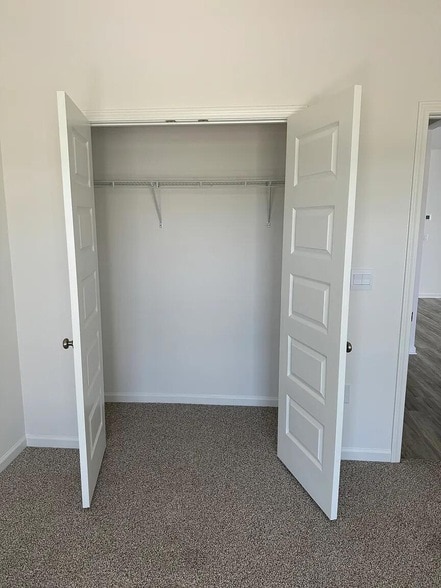 Building Photo - 94 Bluebeech St