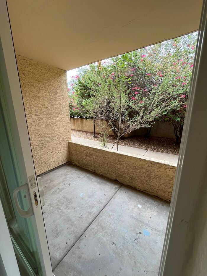 Building Photo - 1201 S McClintock Dr