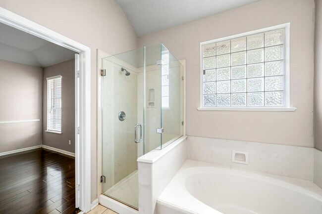 Building Photo - 1505 Hickory Ct