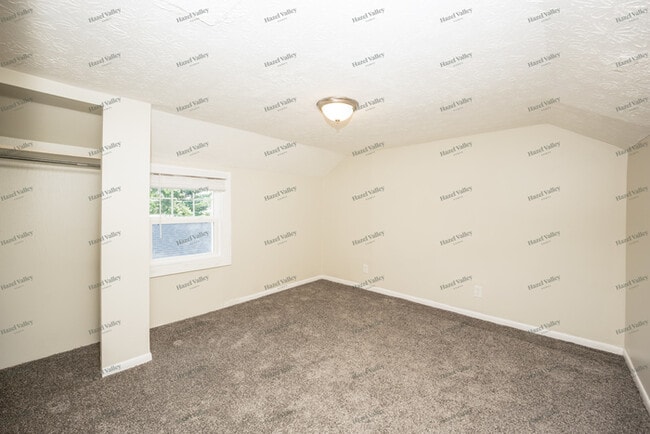 Building Photo - 1662 Crestwood Rd