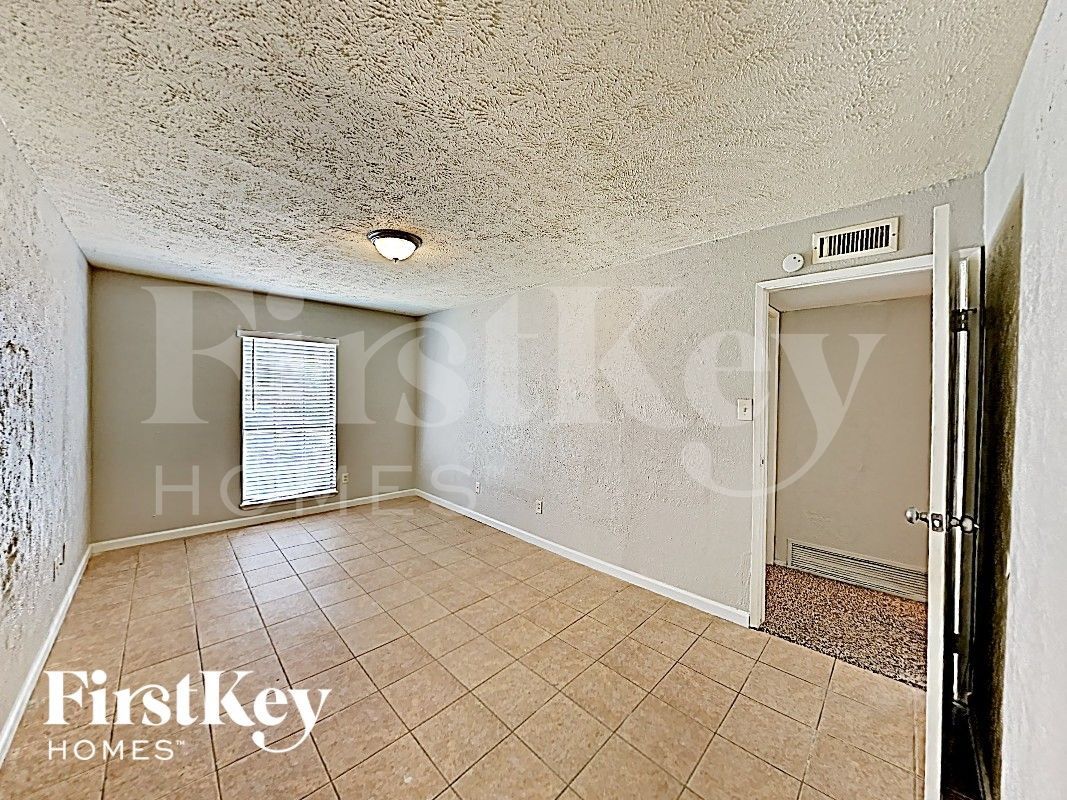 Building Photo - 16934 Macleish Dr