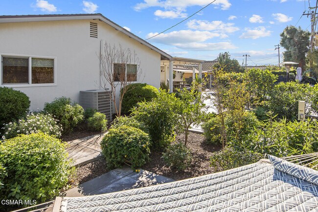 Building Photo - 1449 Norwich Ave