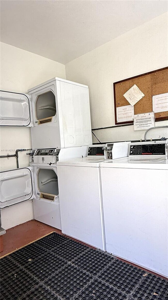 Building Photo - 755 NE 91st St