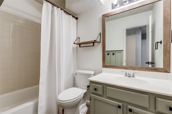 Building Photo - 3109 Blazing Star Trail