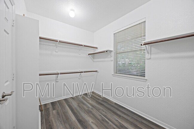 Building Photo - 10311 Pitcataway Dr