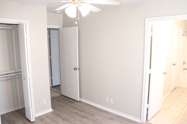 Building Photo - 1215 Eastgate Dr