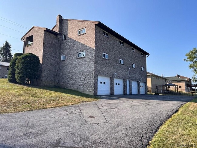 Building Photo - 129 Lulay St