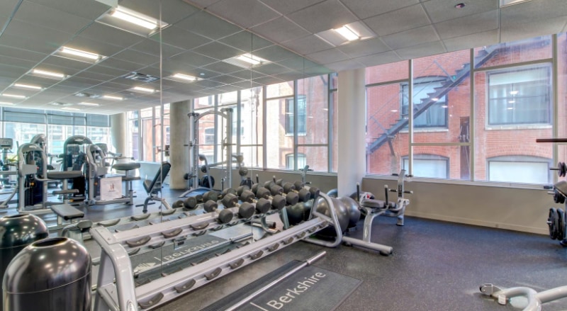 Building Photo - 136 W Chicago Ave