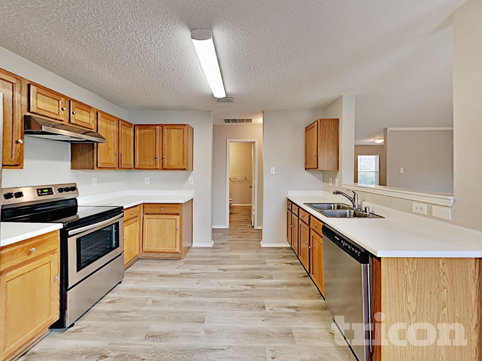 Building Photo - 1688 Wildrose Dr