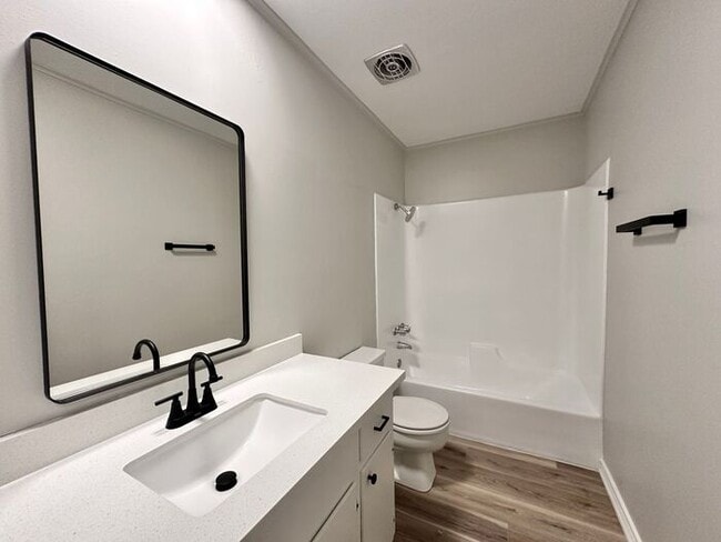 Building Photo - Available Now! 3 Bedroom 2.5 Bath Duplex i...