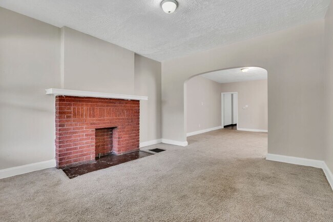 Building Photo - 498-500-500 N Champion Ave