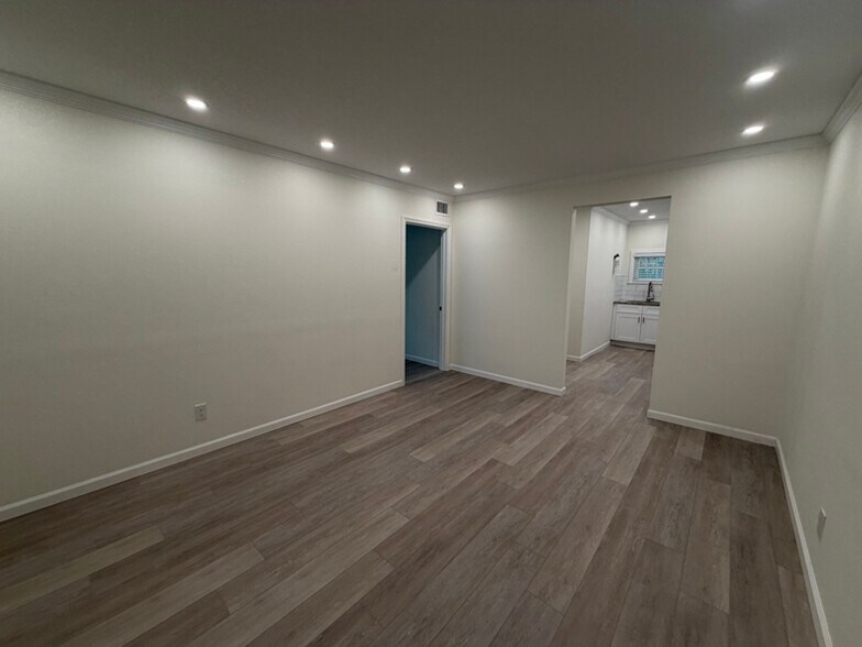 Building Photo - 1156 Orange Ave