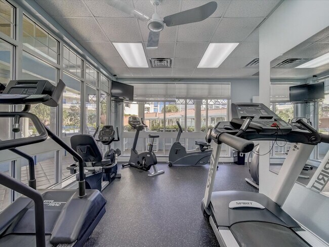 Building Photo - Beautiful Ocean Walk Condo Available April...
