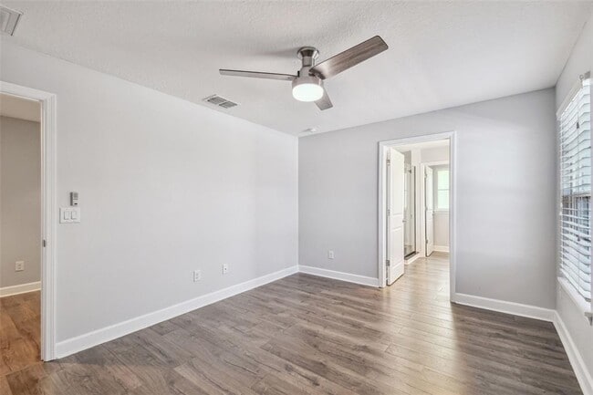 Building Photo - 3701 W Carmen St