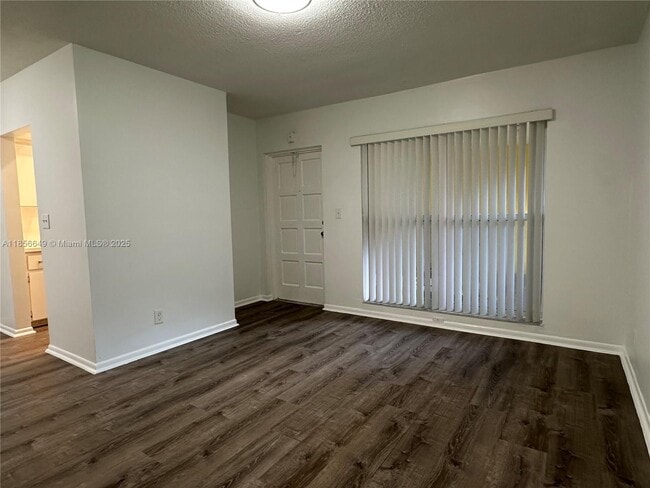 Building Photo - 2822 Van Buren St