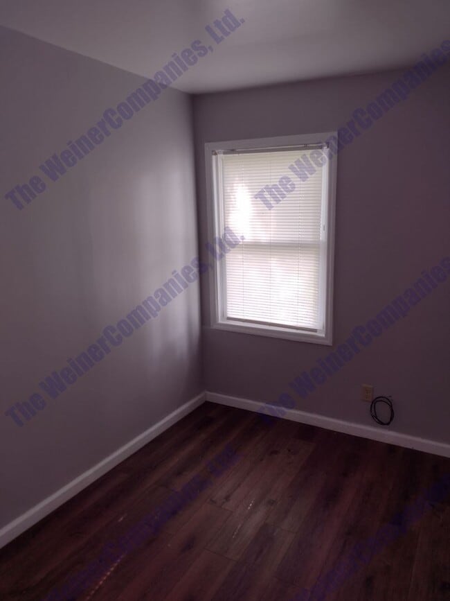 Building Photo - NOW Leasing, Available August 26th!!