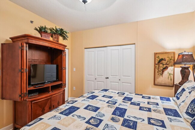 Building Photo - 9900 S Thomas Dr