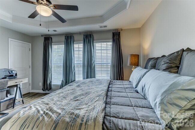 Building Photo - 905 Lyndley Dr