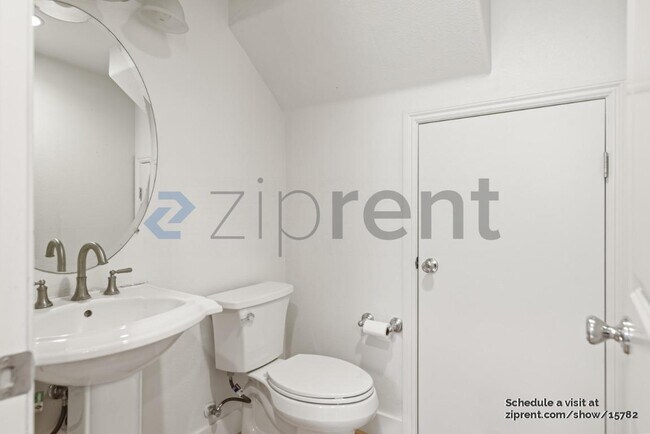 Building Photo - 4 Muller Pl