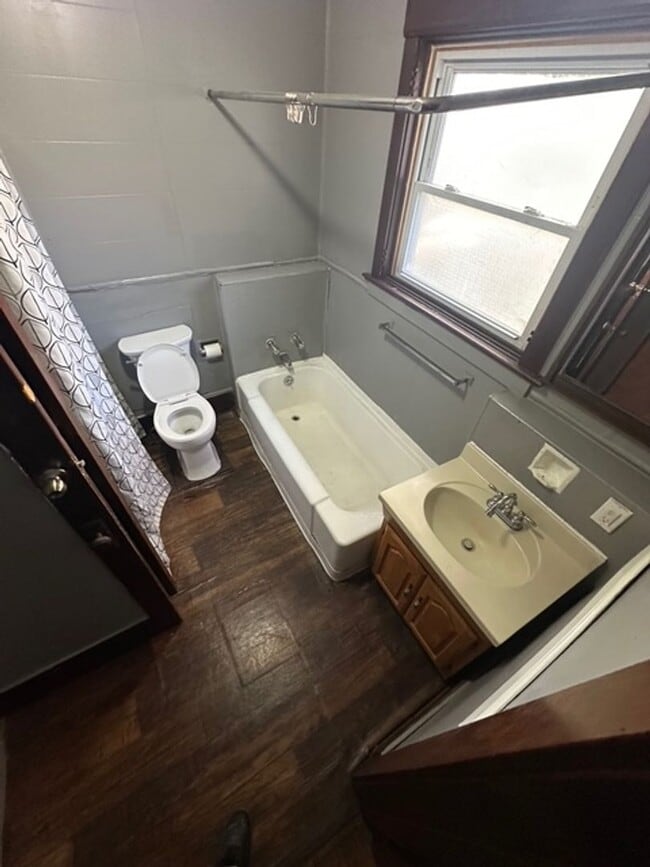 Building Photo - 268 Ave. C