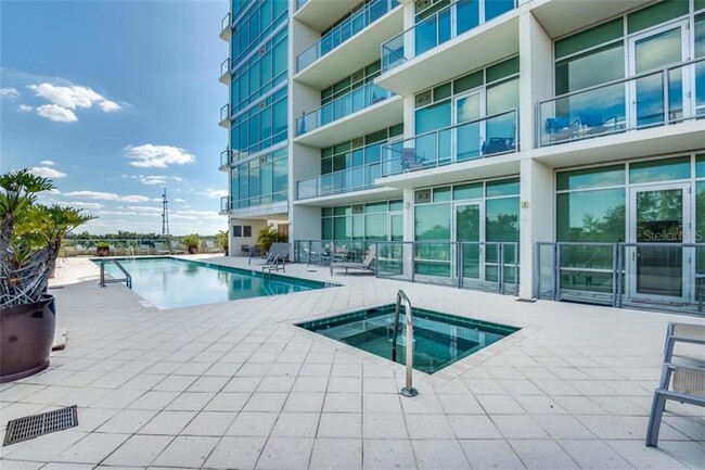 Building Photo - 101 S Eola Dr
