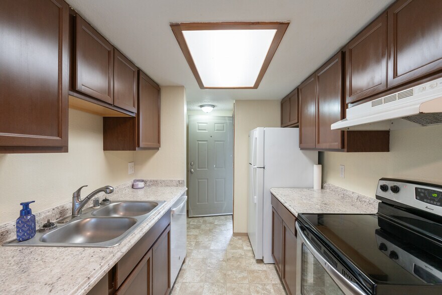 Building Photo - 5607 76th St W